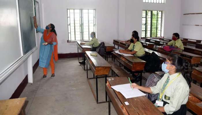 પુસ્તકો વિના ભણશે ગુજરાત: નવું શૈક્ષણિક સત્ર શરૂ, પણ પુસ્તકો શાળામાં ન પહોંચ્યા
