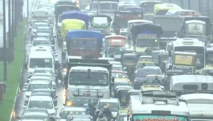 Monsoon News: મુંબઈ માટે આફત બન્યો પહેલો વરસાદ, અનેક વિસ્તારોમાં પાણી ભરાયા, ટ્રાફિક જામ