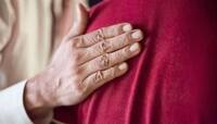 Haphephobia: કોરોના પછી આશરે 60%થી વધુ લોકો અનુભવે છે સ્પર્શનો ભય