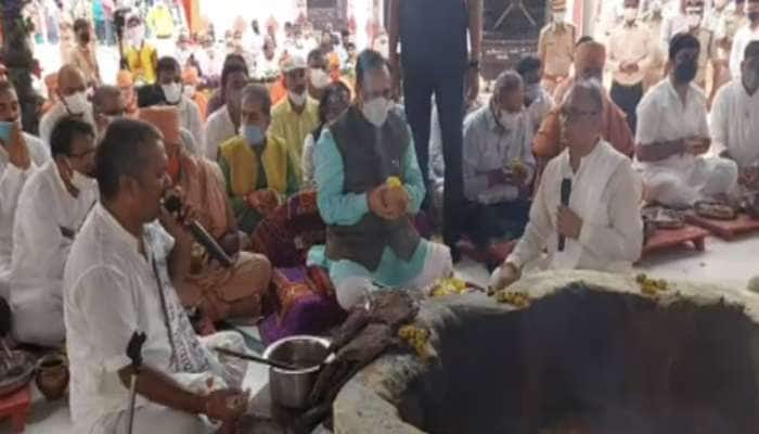 BOTAD: CM રૂપાણીએ સાળંગપુર હનુમાનજીના દર્શન કર્યા, સમગ્ર ગુજરાતની સુખ-શાંતિ માટે પ્ર