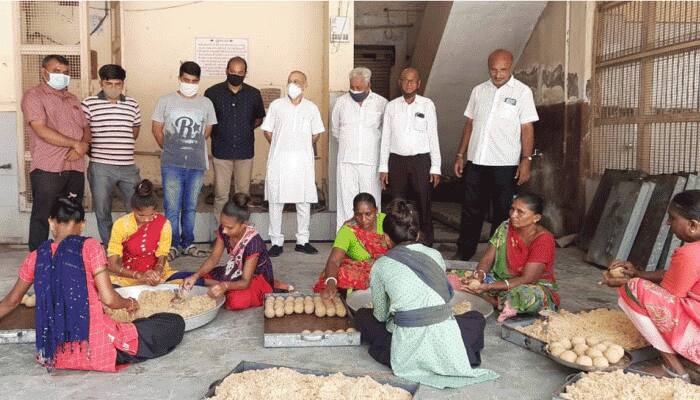 જામનગરમાં વરૂણદેવને રીઝવવા વેપારીઓએ 6 હજાર નંગ ઘઉંના લાડુનો ભંડારો કર્યો