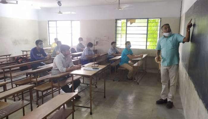 ગુજરાતમાં આજથી શાળા-કોલેજ અનલોક : વિદ્યાર્થીઓમાં સ્કૂલ આવવાનો ઉત્સાહ દેખાયો 