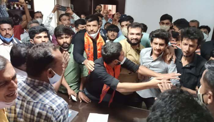 જામનગરની મિશનરી શાળાએ પોતાની શાળાના વિદ્યાર્થીઓને ધોરણ 11 માં પ્રવેશ ન અપાતા ABVP નો વિરોધ