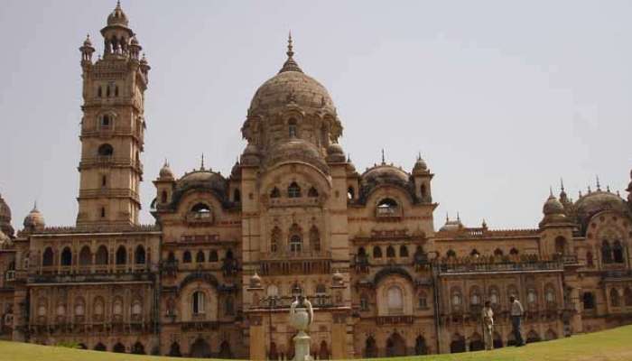 Vadodara: MS યુનિવર્સિટીનો સંવેદનશીલ નિર્ણય, કોરોના કાળમાં માતા-પિતા ગુમાવનાર બાળકોની ફી માફ