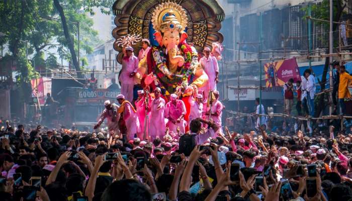 રાત્રી કર્ફ્યૂમાં જન્માષ્ટમી પુરતી સરકારે આપી મોટી છુટ, ગણેશઉત્સવ અંગે પણ મહત્વનો આદ