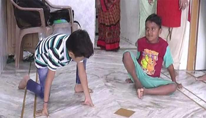 કમરની નીચેનો ભાગ હોય જ નહિ તેવી વિચિત્ર બીમારીથી પીડાય છે ગુજરાતના આ બે બાળકો