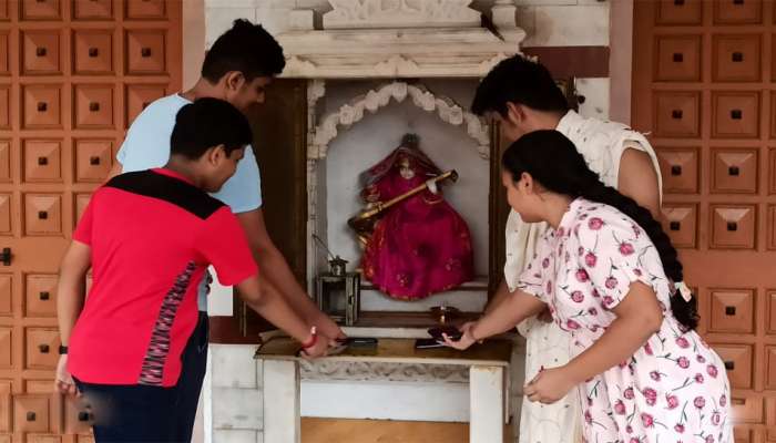 મોબાઈલને તમારો માલિક નહિ, નોકર બનાવો : જૈન સમાજનુ અનોખું અભિયાન, પર્યુષણમાં ગેજેટ્સથી દૂર રહેવાનો ઉપવાસ 