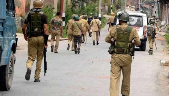 Jammu & Kashmir: કુલગામમાં આતંકવાદીઓની ગોળીબારી, 1 પોલીસ જવાન શહીદ