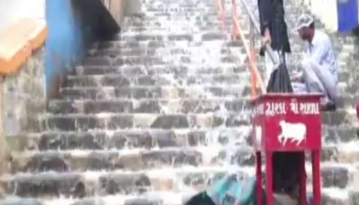 DWARKA: જગતના નાથના મંદિરના પગથીયે ઝરણા વહેતા થયા, ભાગ્યે જ જોવા મળતો નજારો ખાસ જુઓ