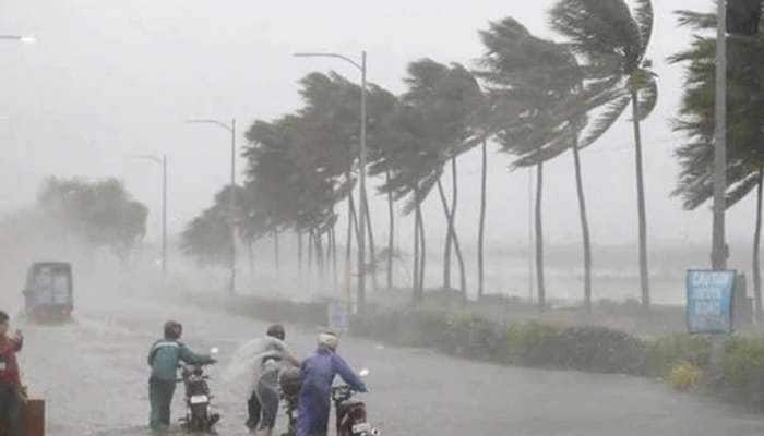 Cyclone Gulab : આંધ્રપ્રદેશ અને ઓડિશાના કિનારે ટકરાયું વાવાઝોડુ, બે માછીમારોના મોત