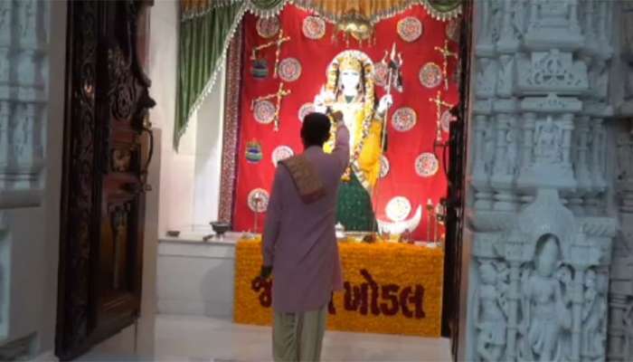પાટીદારોના ખોડલધામમાં નવરાત્રિનું ખાસ આયોજન, અંબાજીની જેમ ભક્તો પદયાત્રા કરીને પહોંચ્યા