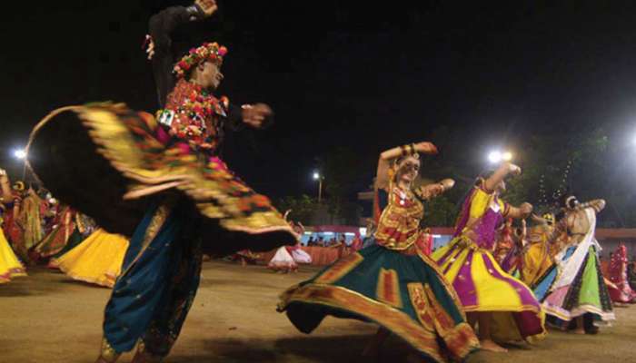 400થી વધુ લોકો ભેગા થતાં પોલીસે ગરબાના રંગમાં ભંગ પાડ્યો, આયોજકની ધરપકડ