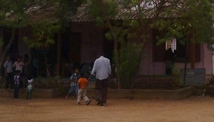 અરવલ્લીમાં શાળા મર્જ કરવા મામલે શિક્ષણ વિભાગ સામે વાલીઓનો વિરોધ