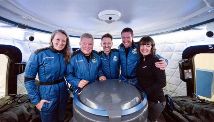 જેફ બેઝોસના બ્લૂ ઓરિજિનની બીજી ઉડાન પણ સફળ, ઉંમર લાયક વ્યક્તિએ કરી અંતરિક્ષ યાત્રા