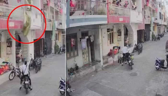 ત્રણ સેકન્ડમાં જ મળ્યું મોત, ત્રીજા માળથી નીચે પટકાતી મહિલાના જુઓ લાઈવ CCTV ફૂટેજ