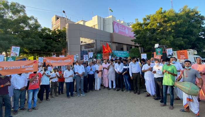 બાંગ્લાદેશમાં હિન્દુ મંદિરોમાં તોડફોડ અને પૂજારીની હત્યા મામલે દેશભરમાં વિરોધ