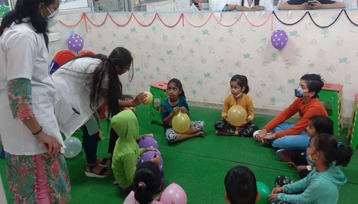 Children's Day: અમદાવાદમાં AMC સંચાલિત ડેન્ટલ હોસ્પિટલમાં બાળકોની બાળ દિવસની ઉજવણી