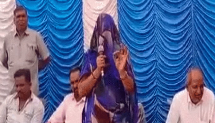 ગુજરાતના આ મહિલા ધારાસભ્યએ સ્ટેજ પર લાજકાઢીને ભાષણ આપ્યું, જાણો કારણ...