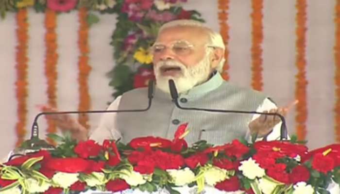 PM મોદીએ Purvanchal Expressway નું કર્યું ઉદ્ધાટન, કહ્યું- 'વિચાર્યું નહતું કે આ એક્સપ્રેસ વે પર વિમાનથી ઉતરીશ'