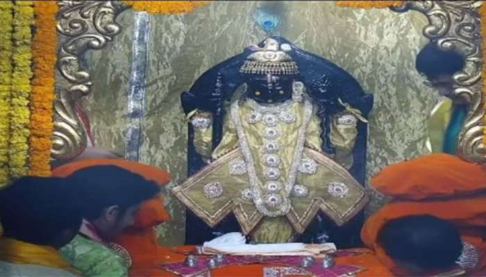 રાજકોટ બન્યું ભગવાનના હીરાજડિત વસ્ત્રો બનાવવાનું હબ, દેશ-દુનિયાના મંદિરો આપે છે ઓર્ડર