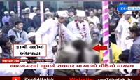 અંધશ્રદ્ધાનો ગજબનો જ કિસ્સો: બે તલવાર લઈને રમતો ભુવો લોહીલુહાણ થયો, Video વાયરલ