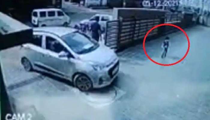 CCTV: ગાંધીનગરમાં મામાના લગ્નનો ઉત્સવ માતમમાં ફેરવાયો, બાળકને કારે કચડી નાખતાં મોત