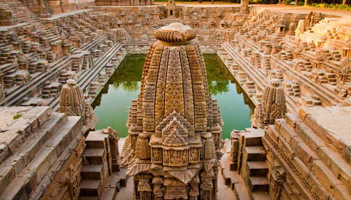 ઉત્તરાયણે મોઢેરામાં કેમ ઉજવાય છે ઉત્તરાર્ધ પર્વ? મોઢેરા કેવી રીતે સુર્યપૂજકોનું સ્થાન બન્યું? રસપ્રદ છે ઈતિહાસ    