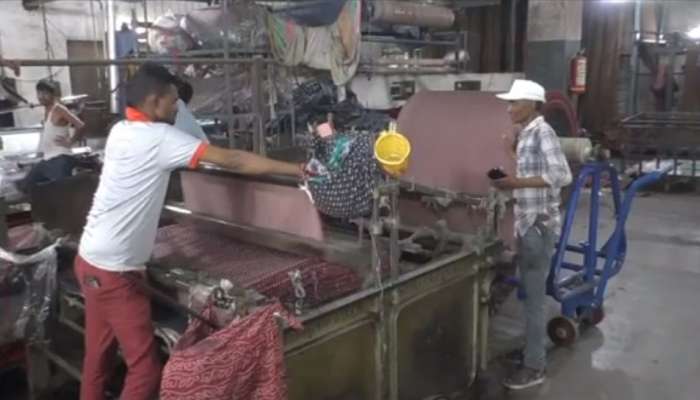 સુરતમાં મંદીના વાદળો છવાયા, એક સમયે 24 કલાક ધમધમતી મિલો હવે અઠવાડિયે ત્રણ દિન બંધ રહ