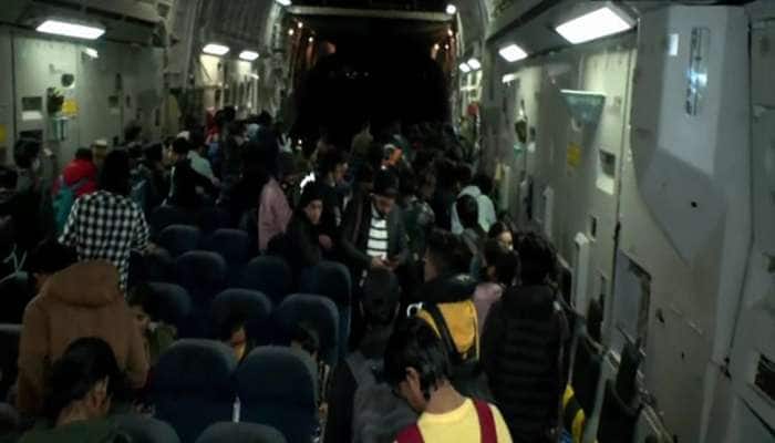 200 ભારતીય વિદ્યાર્થીઓને લઈને ભારત પરત ફર્યું C-17 ગ્લોબમાસ્ટર, રોમાનિયાથી ભરી હતી ઉ