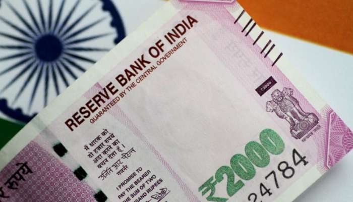 Rupee Slumps Record Low:  રશિયા-યૂક્રેન જંગમાં ધરાશાયી ભારતીય કરન્સી! રૂપિયામાં આવ્યો રેકોર્ડબ્રેક ઘટાડો, હવે વધશે મોંઘવારી