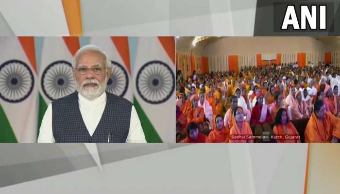 International Women Day: કચ્છની મહિલાઓએ સમગ્ર સમાજને કઠોર કુદરતી પડકારો વચ્ચે જીવતા શીખવ્યું: પીએમ મોદી