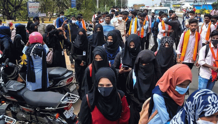 Hijab Case: ઈસ્લામમાં હિજાબ પહેરવો જરૂરી નથી, તે ધર્મનો અનિવાર્ય હિસ્સો નથી, HC એ અરજી ફગાવી