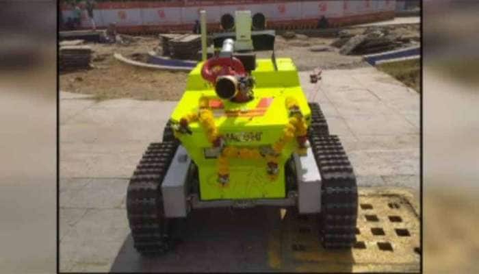 સુરત પાલિકાએ એવો રોબોટ ખરીદ્યો, જે આગના ધુમાડા વચ્ચે જઈને લોકોને બચાવશે