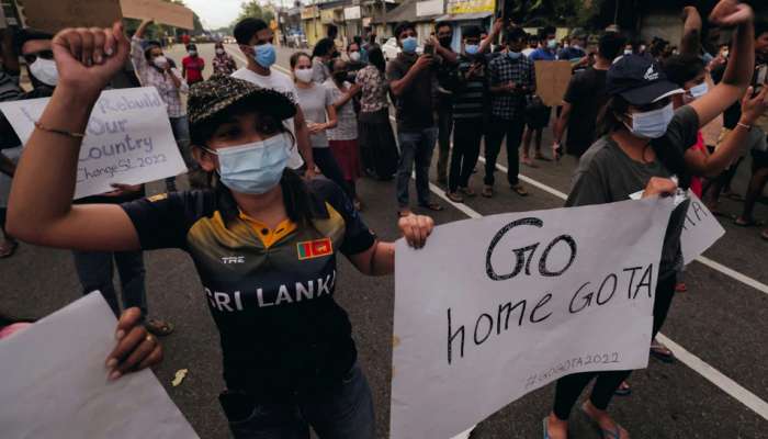 Sri Lanka Crisis: આર્થિક સંકટ વચ્ચે શ્રીલંકાના તમામ મંત્રીઓના રાજીનામા, PM ના પુત્રએ પણ મંત્રીપદ છોડ્યું