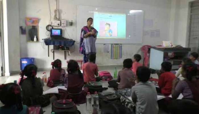 અમેરિકા-યુરોપની શાળાઓને પણ ટક્કર મારે તેવી ઝક્કાસ ડિજીટલ સ્કૂલ ગુજરાતમાં છે, એ પણ સર