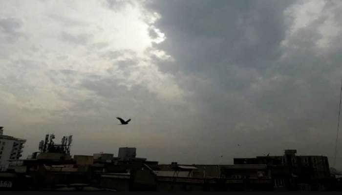 ગુજરાતમાં અનેક જગ્યાએ વરસાદી ઝાપટાં, જાણો કઈ જગ્યાએ છવાયું વાદળછાયું વાતાવરણ?