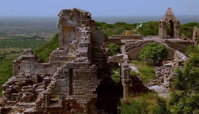 Kutchi Film in IGFF 2022: કચ્છના ઐતિહાસિક રોહા કિલ્લા પરની ફિલ્મ ગુજરાતી ફિલ્મોત્સવ માટે પસંદ, જાણો તેનો ભવ્ય ઈતિહાસ Kutchi Film in IGFF 2022: કચ્છના ઐતિહાસિક રોહા કિલ્લા પરની ફિલ્મ ગુજરાતી ફિલ્મોત્સવ માટે પસંદ, જાણો તેનો ભવ્ય ઈતિહાસ