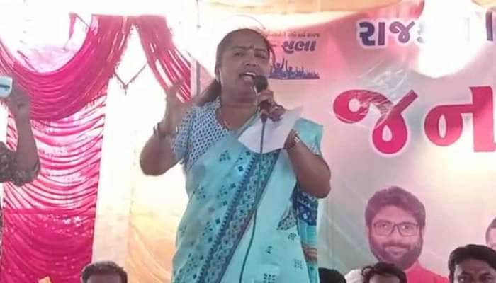 શું એક ધારાસભ્યને આવું વર્તન શોભે? ગેનીબેન જાહેરમાં ભાજપ માટે કાનમાંથી કીડા ખરી પડે તેવુ બોલ્યા શું એક ધારાસભ્યને આવું વર્તન શોભે? ગેનીબેન જાહેરમાં ભાજપ માટે કાનમાંથી કીડા ખરી પડે તેવુ બોલ્યા