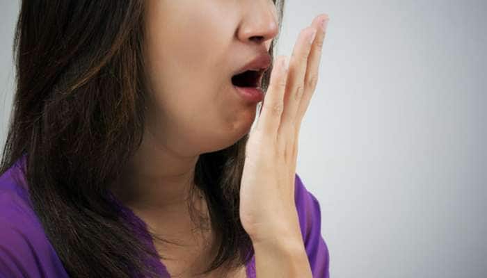 Bad Breath Problem: મોઢામાંથી આવતી દુર્ગંધથી પરેશાન છો? અપનાવો આ સરળ ઉપાય, દૂર થઈ જશે સમસ્યા Bad Breath Problem: મોઢામાંથી આવતી દુર્ગંધથી પરેશાન છો? અપનાવો આ સરળ ઉપાય, દૂર થઈ જશે સમસ્યા