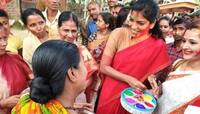 IAS Keerthi Jalli: સ્ટેડિયમમાં કૂતરાને ફેરવનાર IAS કપલ પછી અહેવાલોમાં કેમ છવાયેલા..