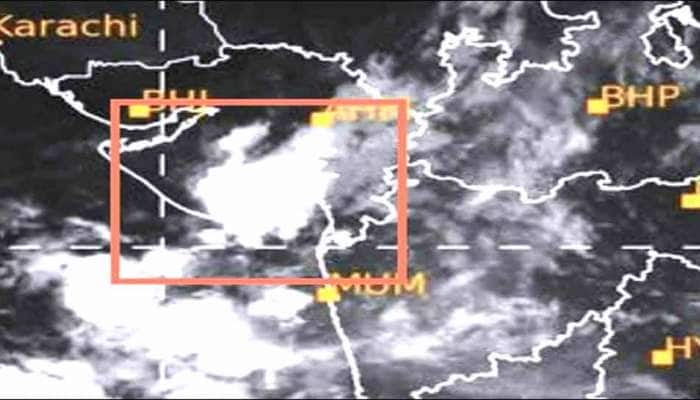 ગુજરાતના આકાશમાં વાદળો મંડરાયા, ભારે વરસાદની છે આગાહી, સૌરાષ્ટ્ર તરફ સૌથી વધુ વાદળો