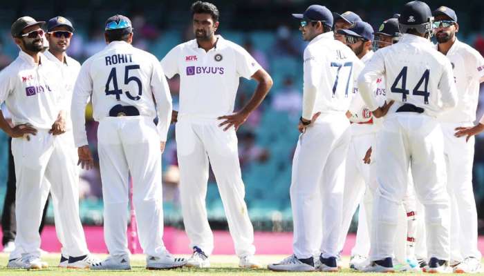 IND vs ENG: જો રોહિત નહીં રમે તો ઈંગ્લેન્ડ સામે પાંચમી ટેસ્ટમાં આવી હશે ટીમ ઈન્ડિયાની પ્લેઇંગ ઇલેવન IND vs ENG: જો રોહિત નહીં રમે તો ઈંગ્લેન્ડ સામે પાંચમી ટેસ્ટમાં આવી હશે ટીમ ઈન્ડિયાની પ્લેઇંગ ઇલેવન