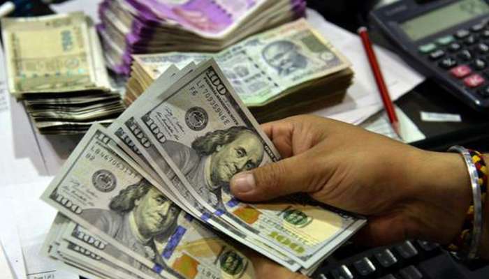 Rupee vs Dollar: ડોલર સામે રૂપિયામાં સૌથી મોટો ઘટાડો, વિદેશ જતા વિદ્યાર્થીઓ માટે મોંઘું થશે ભણતર