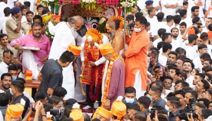 પરંપરા ન તૂટી! કોરોના રિપોર્ટ નેગેટિવ આવતા CM ભૂપેન્દ્ર પટેલે જ કરી પહિંદ વિધિ 