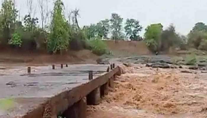 નર્મદા જિલ્લામાં અતિભારે વરસાદથી નદીઓ ગાંડીતૂર, 10 ગામ સંપર્ક વિહોણા બન્યા