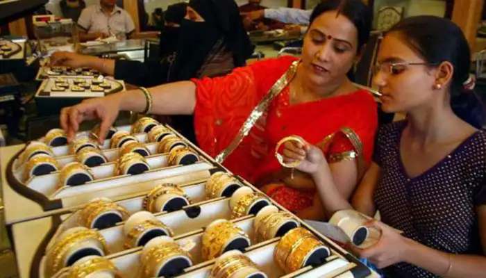 Gold Price Today: સોનું ખરીદવા માટે છે 'સુવર્ણ' સમય, સતત ત્રીજા દિવસે ભાવ ઘટ્યા, જાણો લેટેસ્ટ રેટ