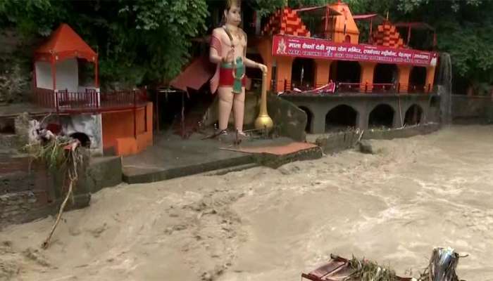 Uttarakhand: ભારે વરસાદે દહેરાદૂનમાં તબાહી મચાવી, રાયપુરમાં વાદળ ફાટ્યું, ટપકેશ્વર મંદિર પાસે પૂર જેવી સ્થિતિ