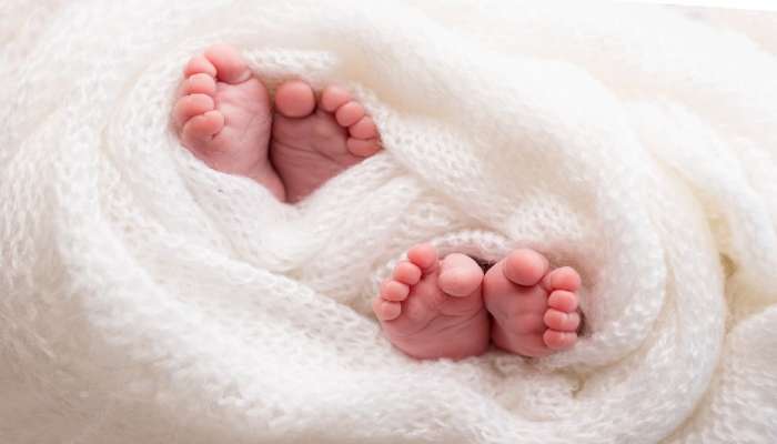 Twins From Two Fathers: 19 વર્ષની યુવતીએ એક સાથે બે બાળકોને આપ્યો જન્મ, પરંતુ બંનેના પિતા અલગ-અલગ, જાણો કેમ