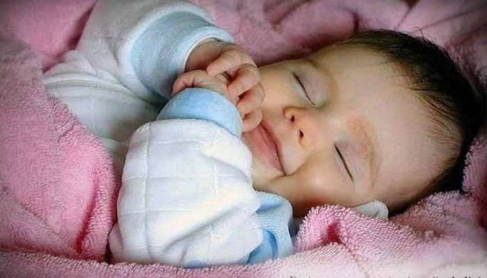 બાળકો ઊંઘમાં કેમ હસે છે? પાછલા જન્મનું નહિ પણ આ કારણ છે સાચું, બીજું કારણ મજેદાર છે.