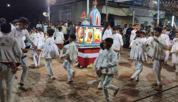 અમરેલીના યુવકોના પ્રાચીન રાસ ગરબા જોવા દૂરદૂરથી લોકો આવે છે, 9 દિવસ અલગ અલગ રાસ થાય 